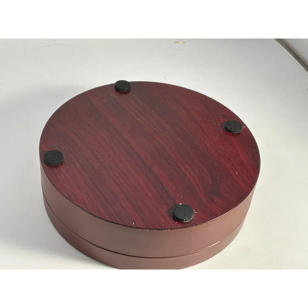 4 Piece Wine Accessory Set In Round‎ Foam Lined Case